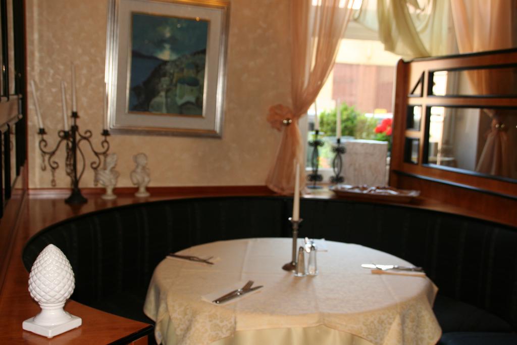 Restaurant Orakel Oberstenfeld Exterior foto